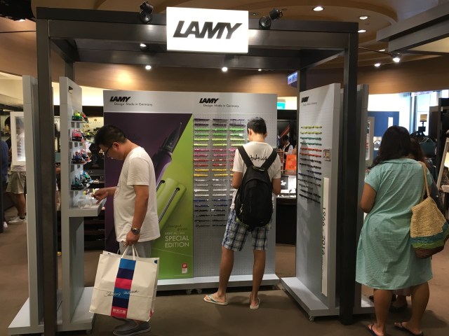 Lamy Pop-Up-Stand in der Eslite-Buchhandlung in Taipeh. © at