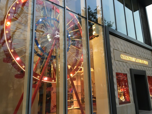 china-marketing-blog-christian-louboutin-christmas