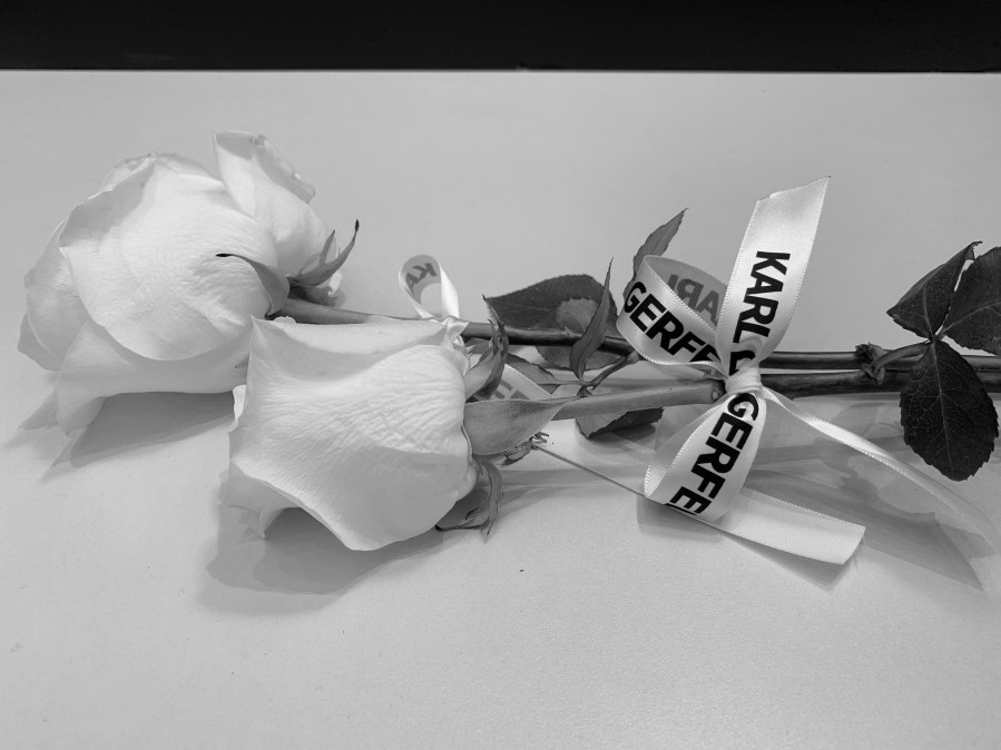 Gedenken an den legendären Designer in Shanghai. © at